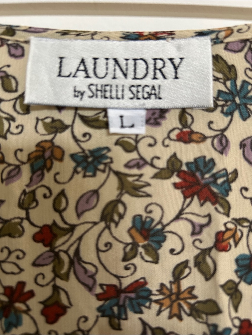 Laundry By Shelli Segal Cream Mixed Floral & Paisley Patchwork Button-down Blous - Picture 2 of 10